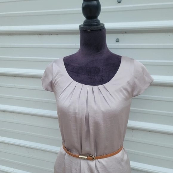 NWT H&M Sheath Dress Women Taupe Gray Satin Knee Length Cap Sleeves Belted sz 6 - Picture 3 of 15